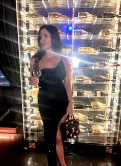 Business Bay, Elegant Independent Lady - escort in Dubai Photo 2 of 9