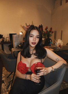 Diana - escort in Taipei Photo 3 of 14