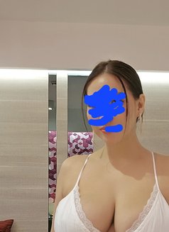 Busty aby - puta in Hong Kong Photo 12 of 13