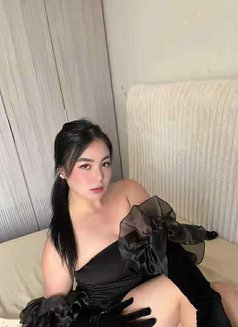 Kate - young model is here - escort in Mumbai Photo 10 of 11
