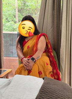 MATURE BHABHI CAM/ANAL QUEEN MEET - puta in New Delhi Photo 3 of 12