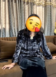 MATURE BHABHI CAM/ANAL QUEEN MEET - puta in New Delhi Photo 5 of 12