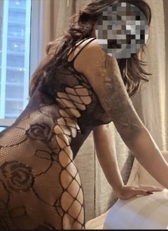 Busty curvy real indian independent - escort in Dubai Photo 7 of 9