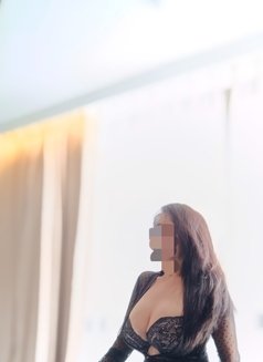 BUSTY MATURE MISTRESS IN TOWN - escort in Hong Kong Photo 10 of 12