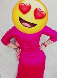 Pooja Bhabhi Meet/cam - puta in Noida Photo 2 of 22