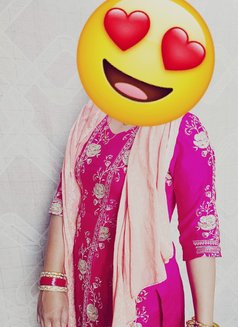 Pooja Bhabhi Meet/cam - puta in Noida Photo 3 of 22