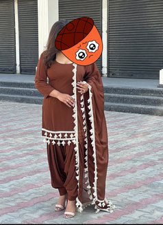 Pooja Bhabhi Meet/cam - puta in Noida Photo 4 of 22