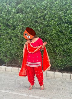 Pooja Bhabhi Meet/cam - puta in Noida Photo 5 of 22