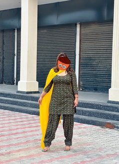 Pooja Bhabhi Meet/cam - puta in Noida Photo 8 of 22