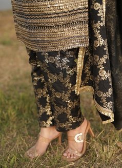 Pooja Bhabhi Meet/cam - puta in Noida Photo 12 of 22