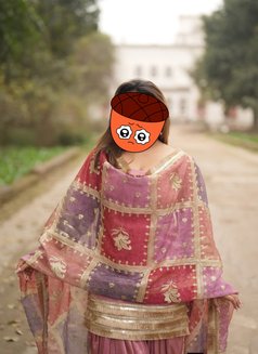 Pooja Bhabhi Meet/cam - puta in Noida Photo 13 of 22