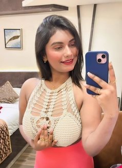 Busty Russian and Top Class Indian - puta in Chennai Photo 5 of 5
