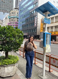 Busty woman bigger than your head - puta in Manila Photo 25 of 26