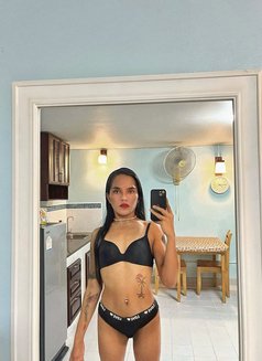 Buttercup69 - Transsexual escort in Bangkok Photo 13 of 14