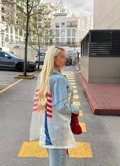 Bya Sinclair - adult performer in Bucharest Photo 9 of 12