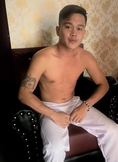 C Jay - masseur in Cebu City Photo 2 of 2