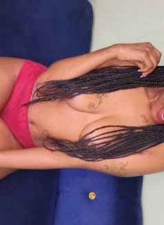 C W - escort in Nairobi Photo 2 of 12