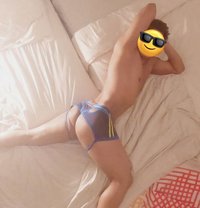 CA Qualified - Acompañantes masculino in Karāchi