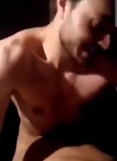 CA Qualified - Acompañantes masculino in Karāchi Photo 9 of 10