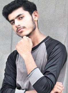 Ca Toper - Male escort in Islamabad Photo 3 of 3