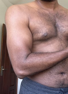 CA Topper for Women Only - Acompañantes masculino in Colombo Photo 3 of 3