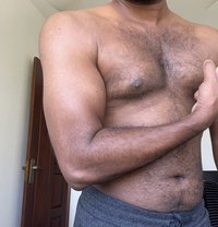 CA Topper for Women Only - Acompañantes masculino in Colombo