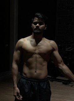 Ca Topper - Male escort in Mumbai Photo 2 of 4