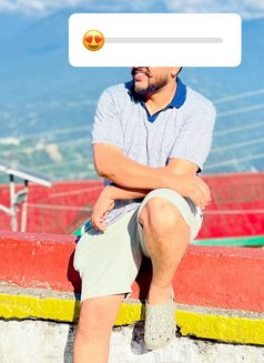 CA TOPPER - Acompañantes masculino in New Delhi Photo 5 of 5