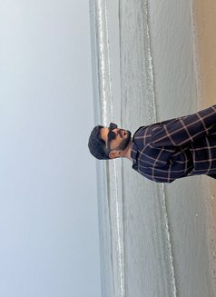 Ca Topper - Male escort in Surat Photo 1 of 3