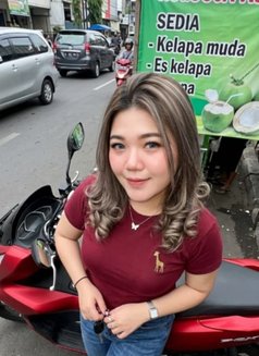 Caca - escort in Bali Photo 4 of 5
