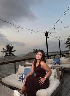 Caca - Acompañante in Bali Photo 3 of 8