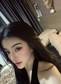 Caca - escort in Singapore Photo 9 of 17