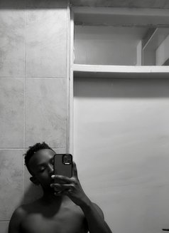 Cacx - Acompañantes masculino in Nairobi Photo 7 of 7