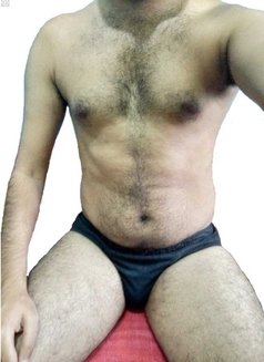 Cade69 - Acompañante masculino in Kandy Photo 1 of 2