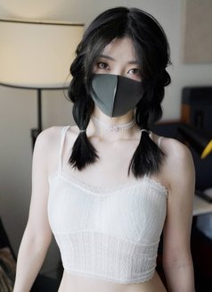 Cai Lon - masseuse in Kuwait Photo 3 of 5