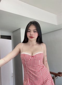Cailey - escort in Manila Photo 3 of 4