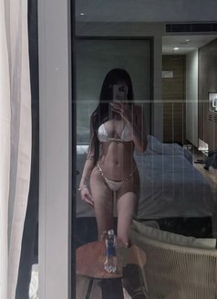 Caily - escort in Bangkok Photo 1 of 5