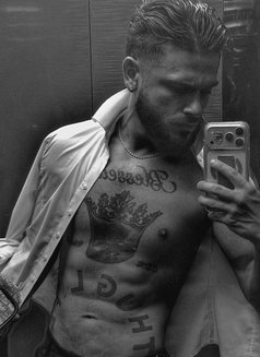 Caio - Acompañantes masculino in Dubai Photo 5 of 5
