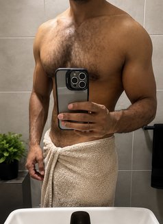 Mora - Male escort in Riyadh Photo 1 of 5