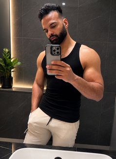 Mora - Male escort in Riyadh Photo 4 of 5