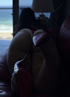 Cali - puta in Cape Town Photo 7 of 11