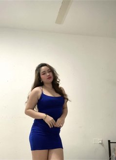 Calie - escort in Muscat Photo 6 of 9
