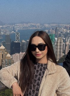 Caliii - Transsexual escort in Manila Photo 6 of 8