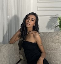 CALISTA PETITE GIRL - puta in Bali