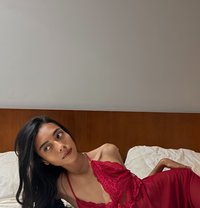 CALISTA PETITE IN SEMINYAK - puta in Bali