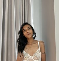 CALISTA PETITE IN SEMINYAK - puta in Bali