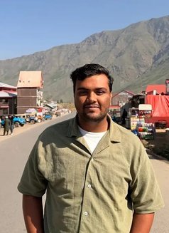 Call Boy - Male escort in Karāchi Photo 3 of 5