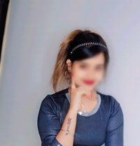 Call Divya to Book a Girl - puta in Bangalore Photo 1 of 5