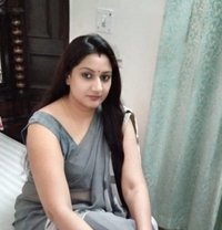 Call Girl ❤Call Girls in Es - escort in Rajkot