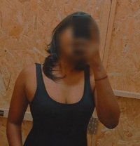 Call girl service available - adult performer in Chennai Photo 2 of 4